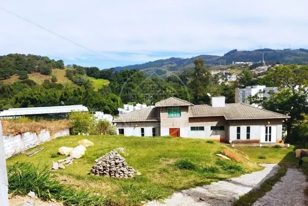 Chácara, 4 quartos, 1200 m² - Foto 1