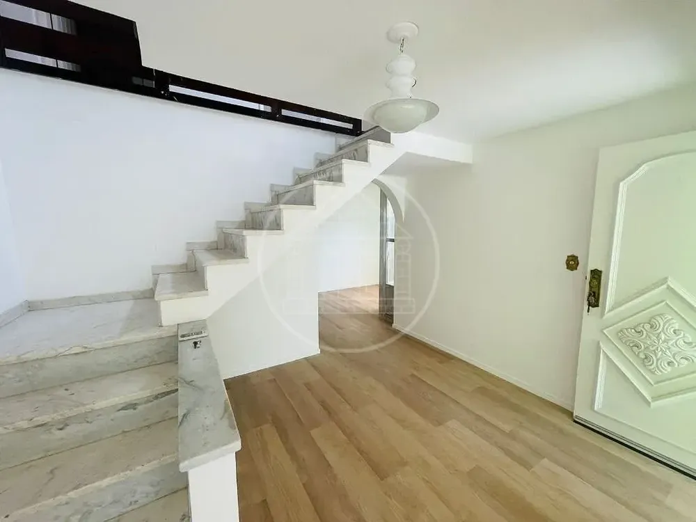 Sobrado, 2 quartos, 220 m² - Foto 2
