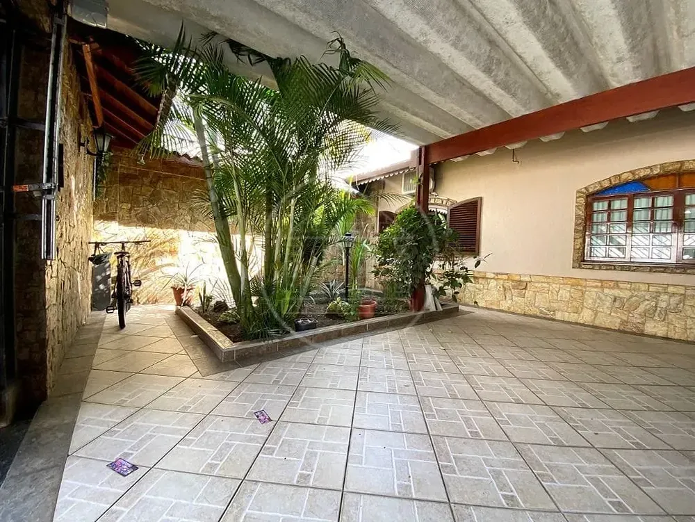 Casa, 3 quartos, 220 m² - Foto 1