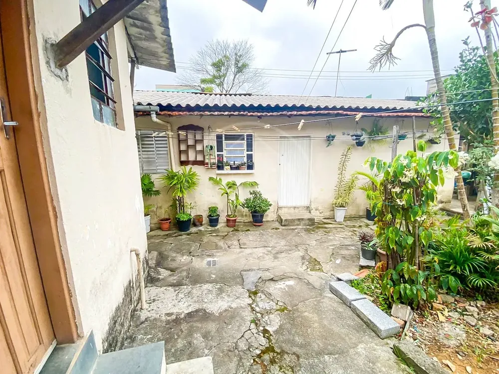 Casa, 5 quartos, 176 m² - Foto 1