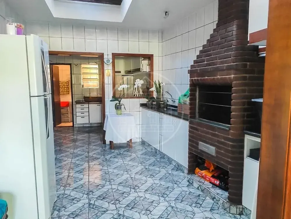 Casa, 3 quartos, 290 m² - Foto 2