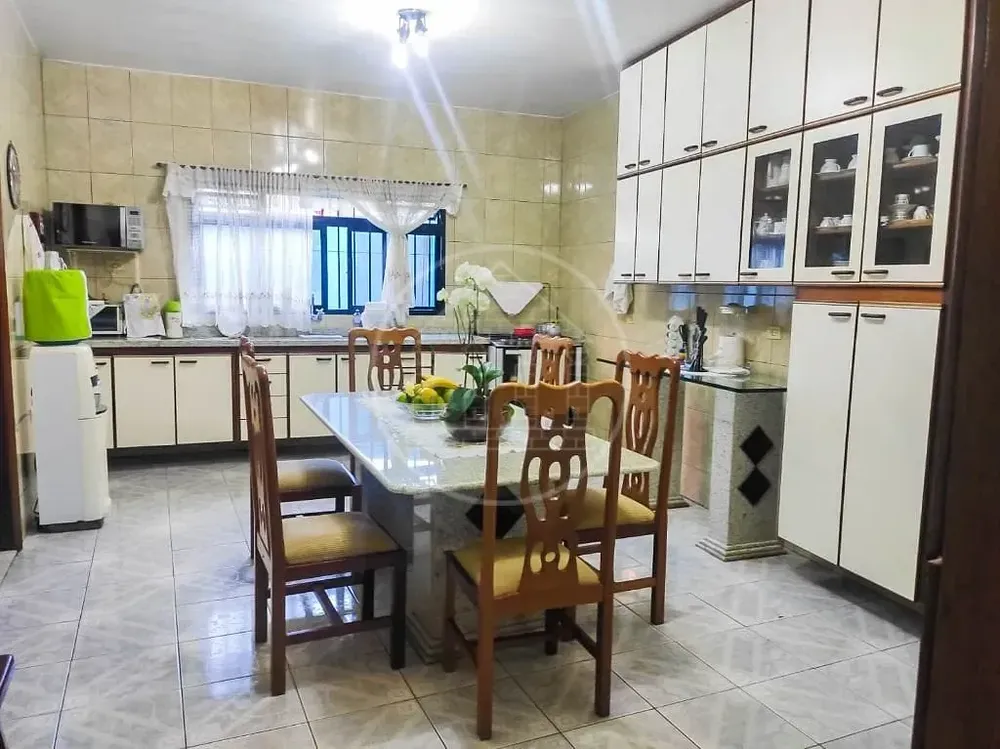 Casa, 3 quartos, 290 m² - Foto 4