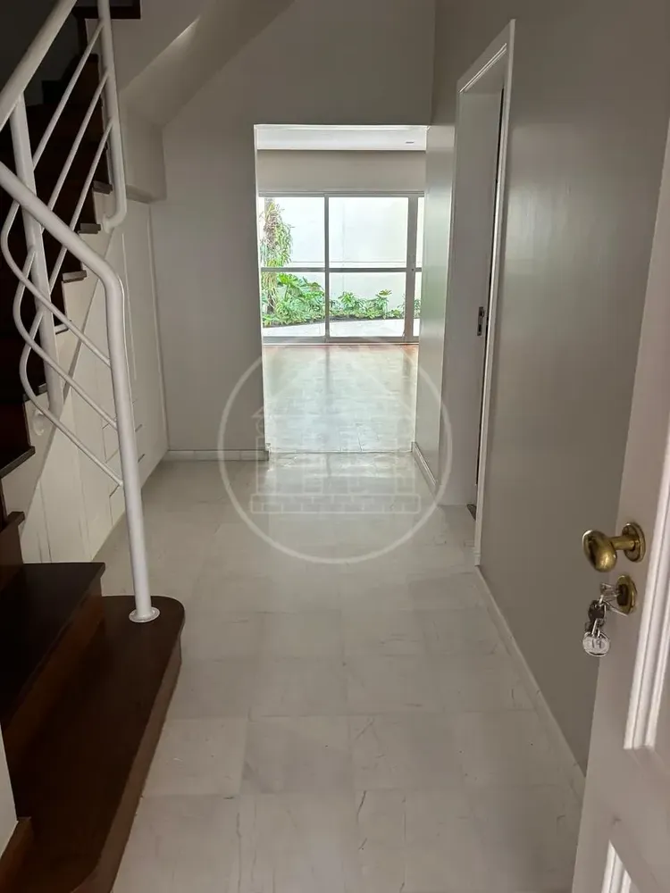 Sobrado, 3 quartos, 180 m² - Foto 1