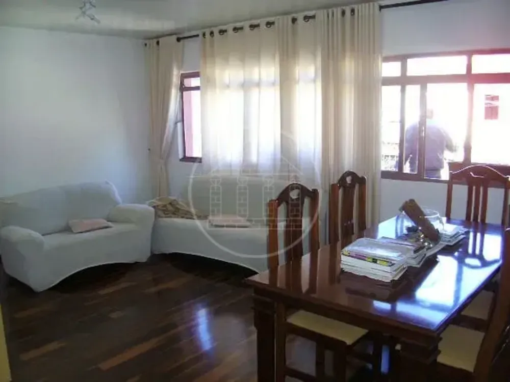 Casa, 3 quartos, 250 m² - Foto 1