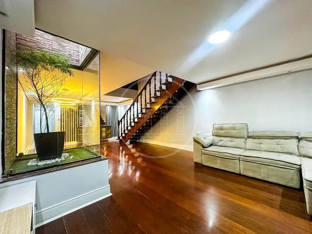 Sobrado, 3 quartos, 319 m² - Foto 1