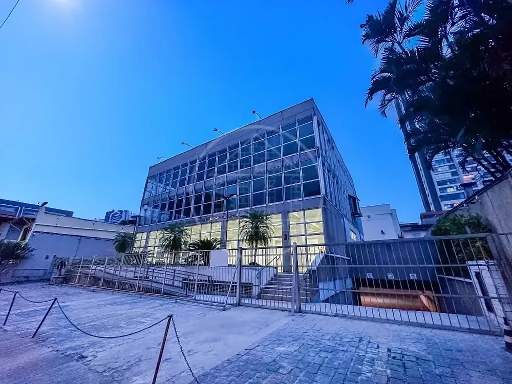 Prédio Inteiro, 2200 m² - Foto 1