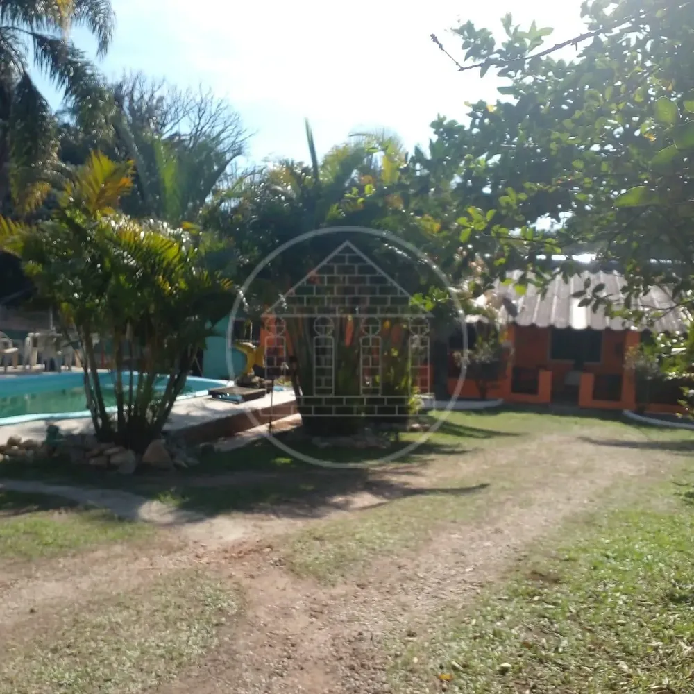Chácara, 3 quartos, 1700 m² - Foto 1