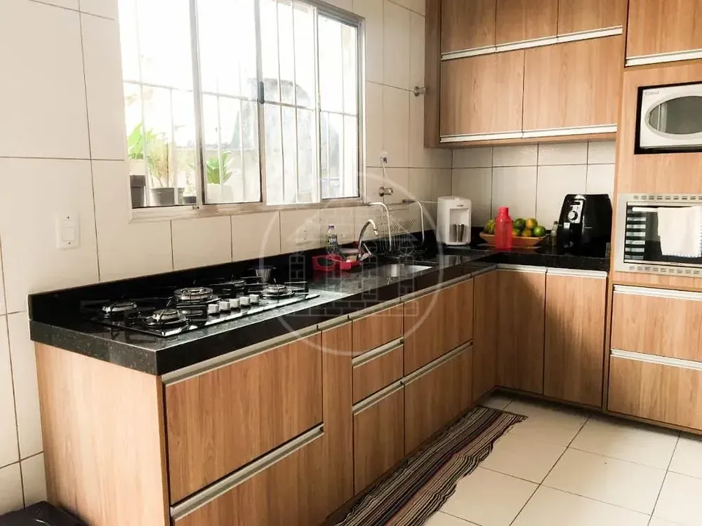 Casa, 3 quartos, 292 m² - Foto 1