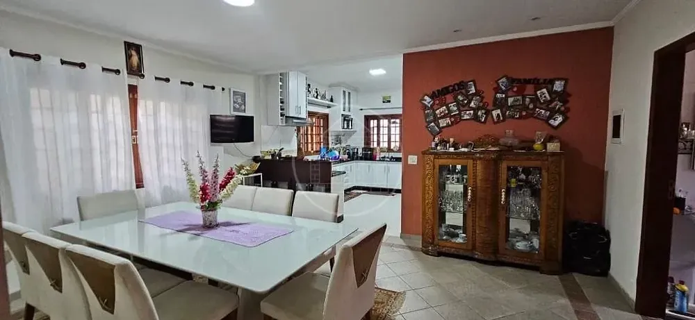 Casa, 3 quartos, 244 m² - Foto 3