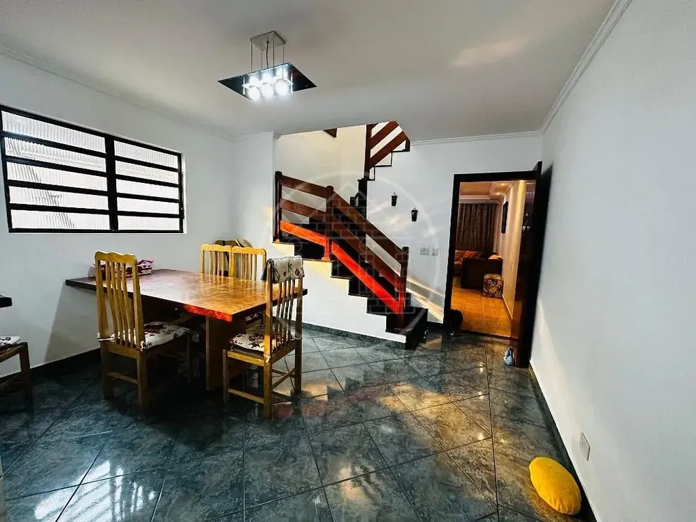 Sobrado, 4 quartos, 180 m² - Foto 1