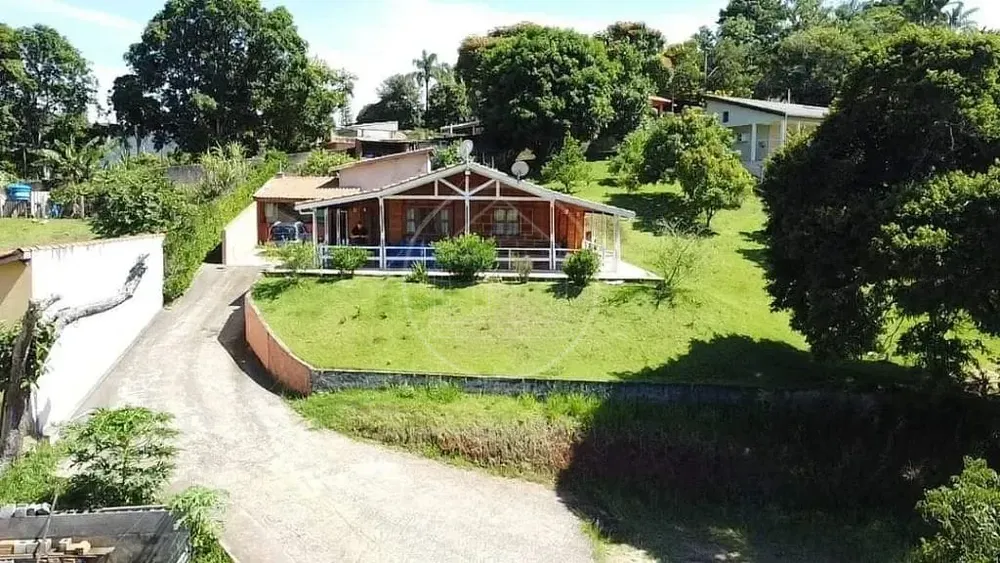 Chácara, 3 quartos, 2300 m² - Foto 1