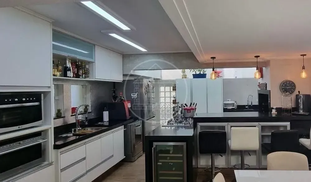 Casa, 4 quartos, 191 m² - Foto 1