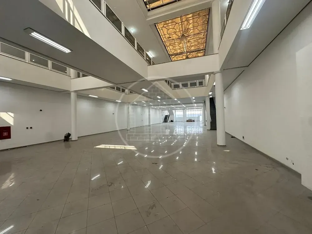 Loja-Salão, 1900 m² - Foto 1