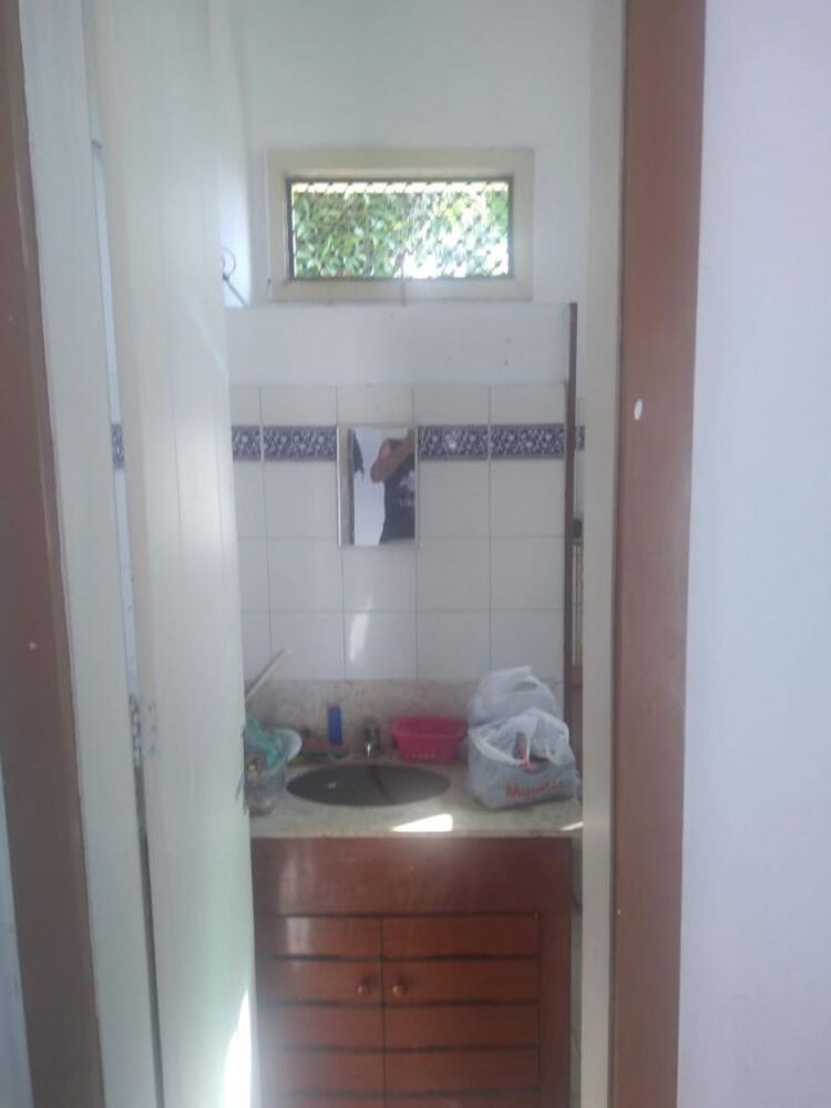Casa à venda com 6 quartos, 223m² - Foto 4