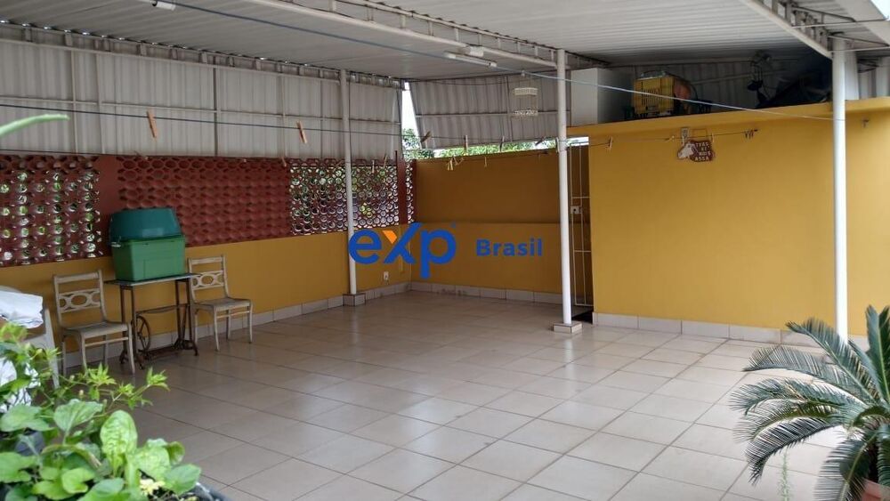 Casa à venda com 2 quartos, 120m² - Foto 4