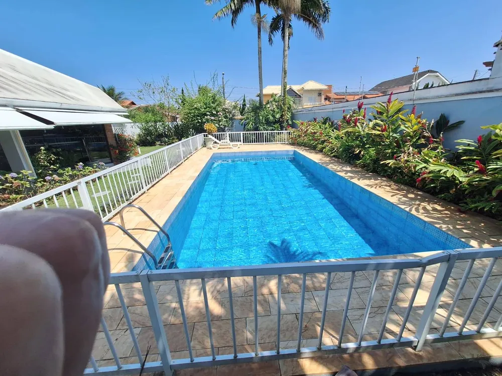 Casa, 4 quartos, 238 m² - Foto 1