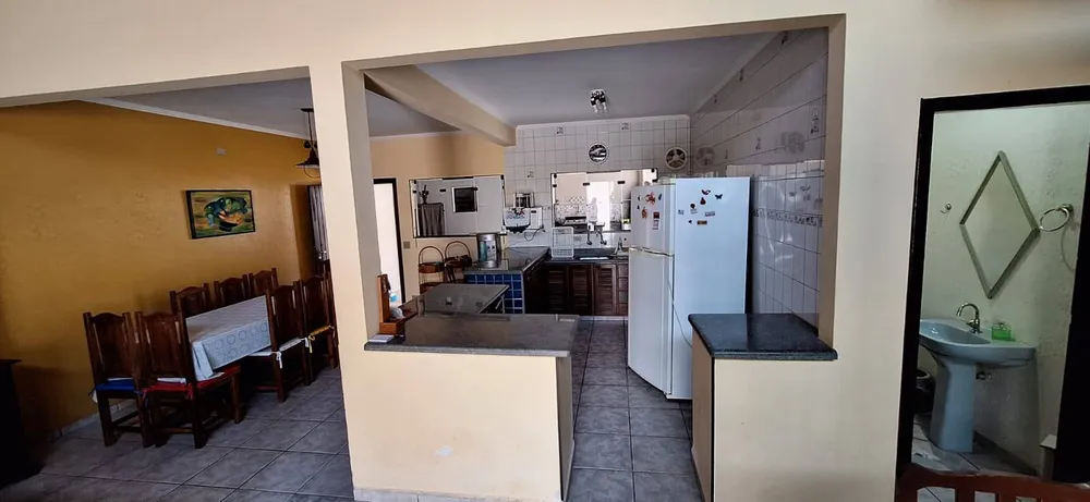 Casa, 4 quartos, 219 m² - Foto 1