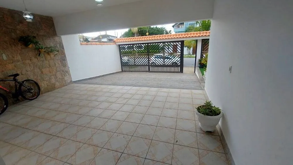 Casa, 4 quartos, 252 m² - Foto 1