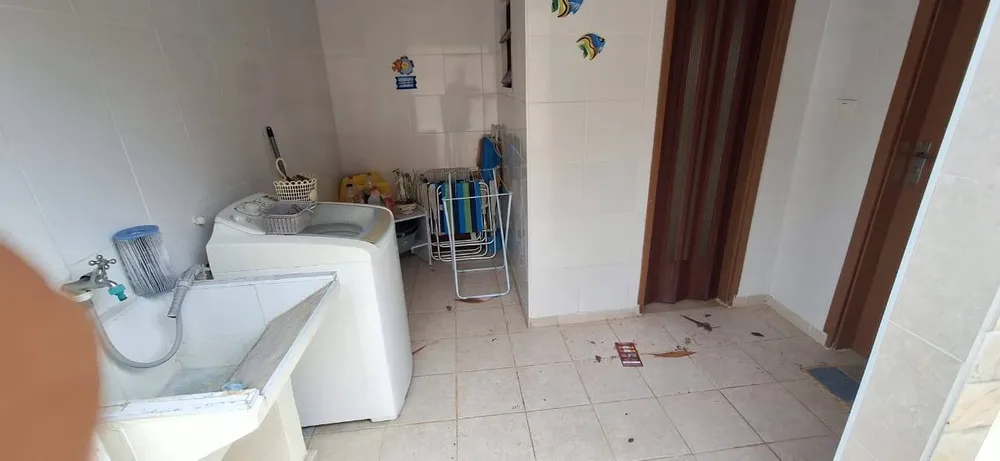 Casa, 5 quartos, 224 m² - Foto 1