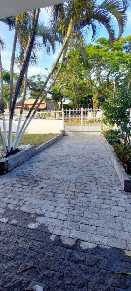 Casa à venda com 3 quartos, 315m² - Foto 2