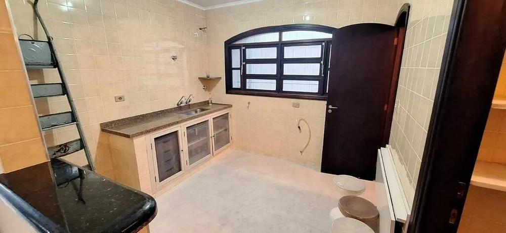 Casa, 4 quartos, 208 m² - Foto 1