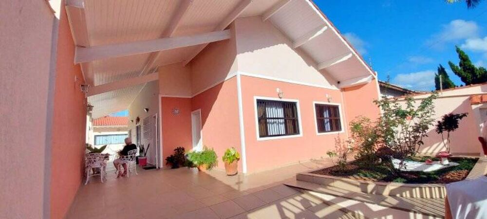 Casa, 5 quartos, 232 m² - Foto 1