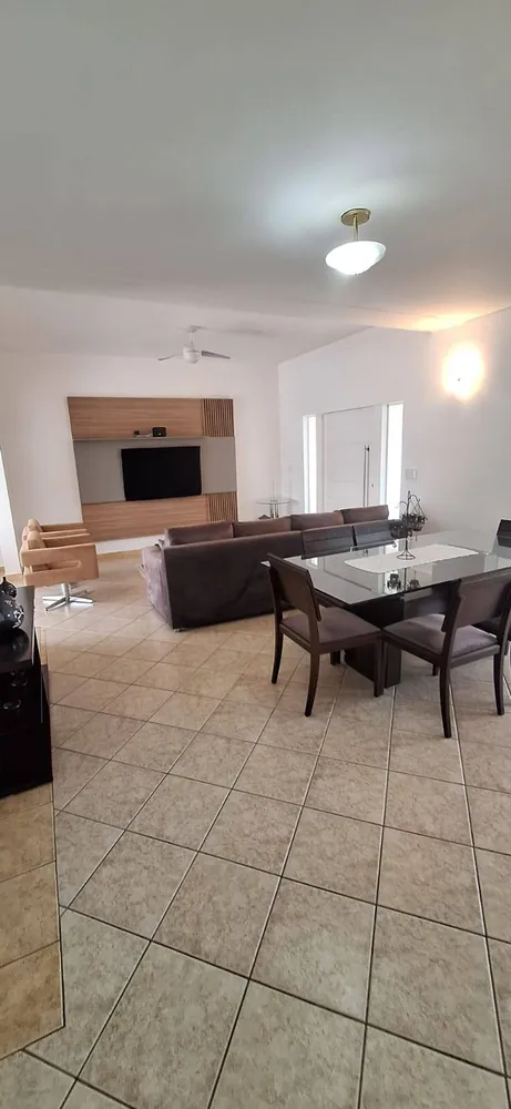 Casa, 4 quartos, 267 m² - Foto 1