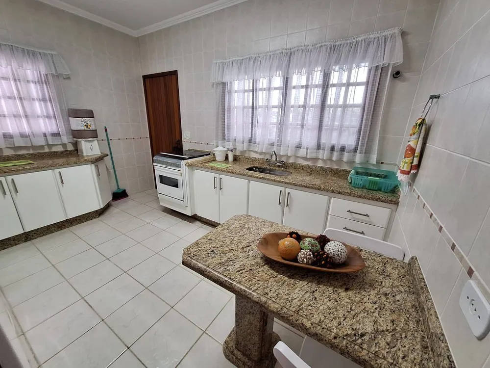 Casa, 3 quartos, 195 m² - Foto 2