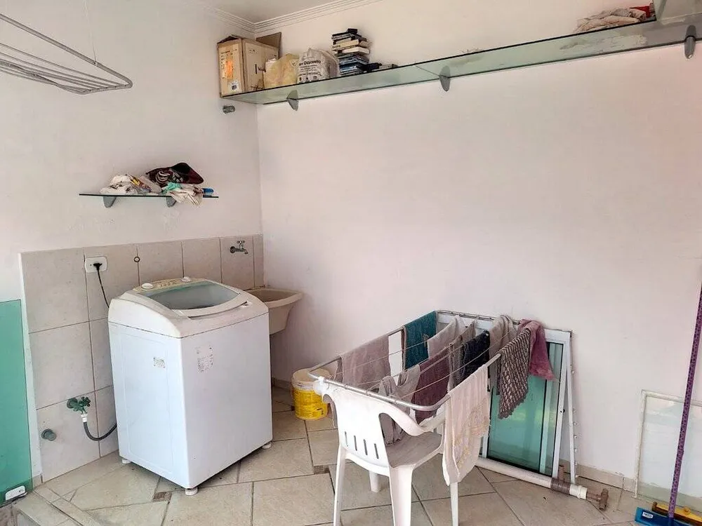 Casa, 4 quartos, 227 m² - Foto 1