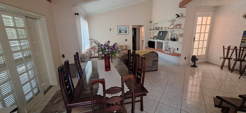 Casa, 5 quartos, 246 m² - Foto 2