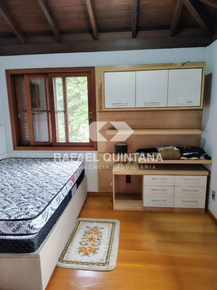 Casa à venda com 4 quartos, 230m² - Foto 3