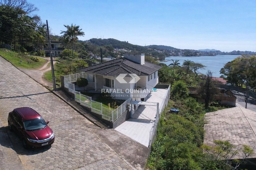 Casa, 3 quartos, 250 m² - Foto 1