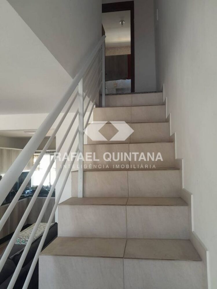 Casa à venda com 2 quartos, 63m² - Foto 2