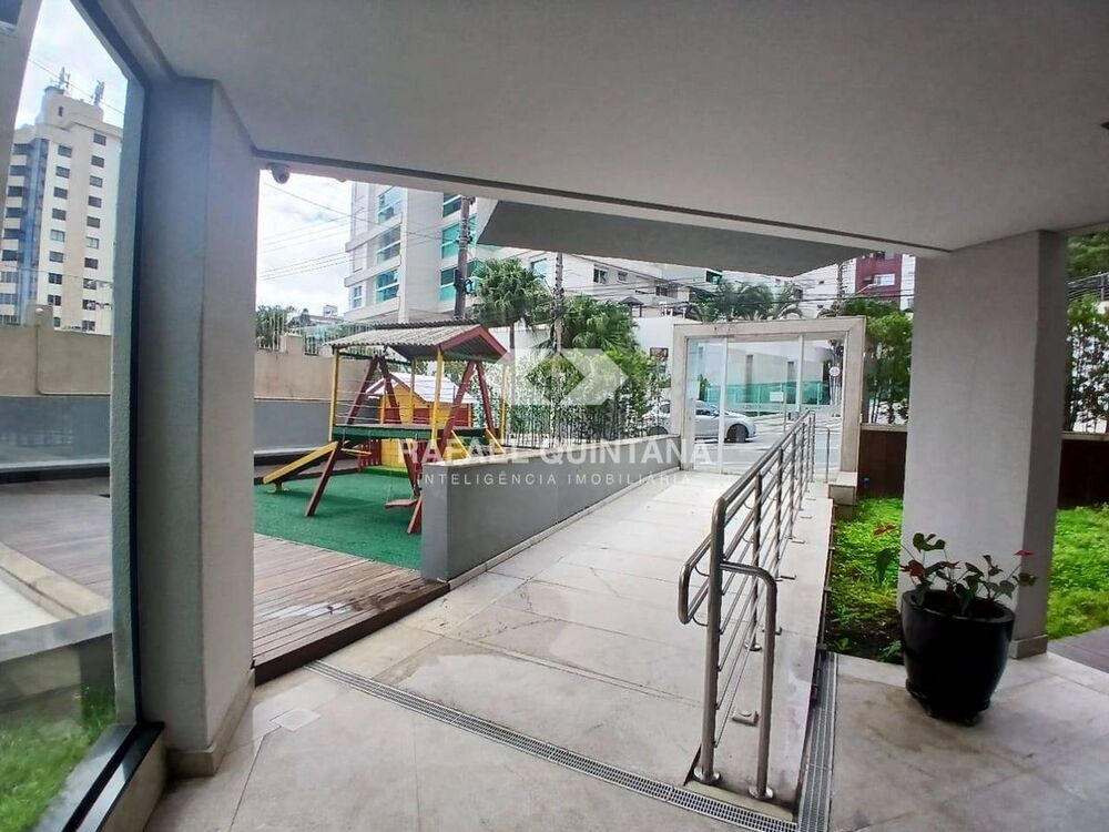 Apartamento para alugar com 3 quartos, 158m² - Foto 2