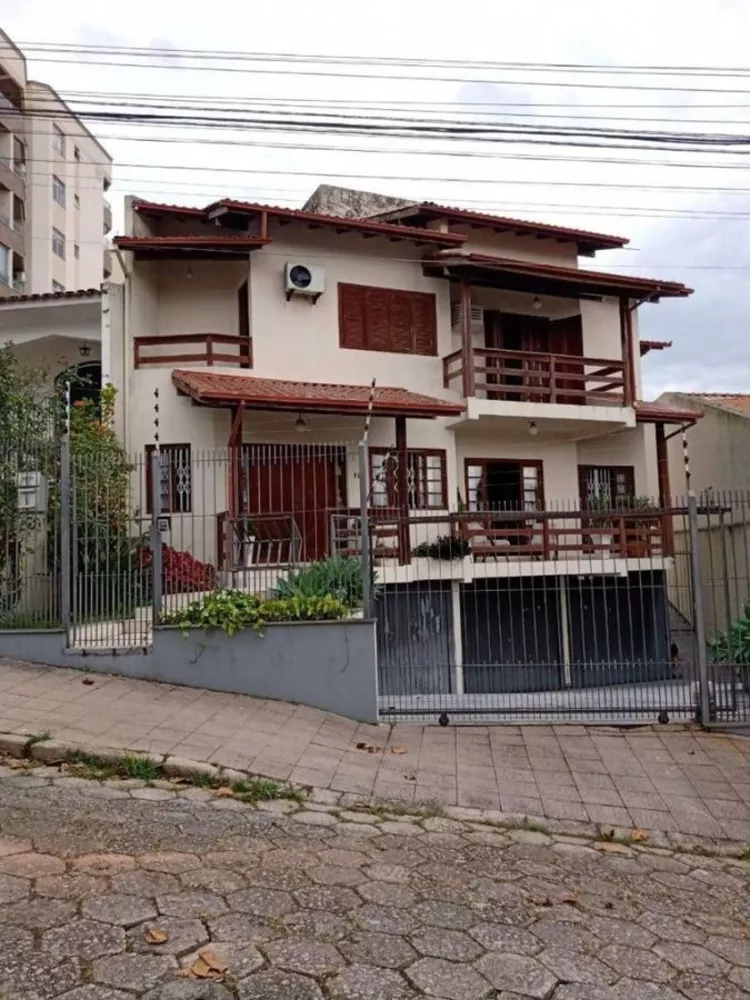 Casa à venda com 4 quartos, 320m² - Foto 1