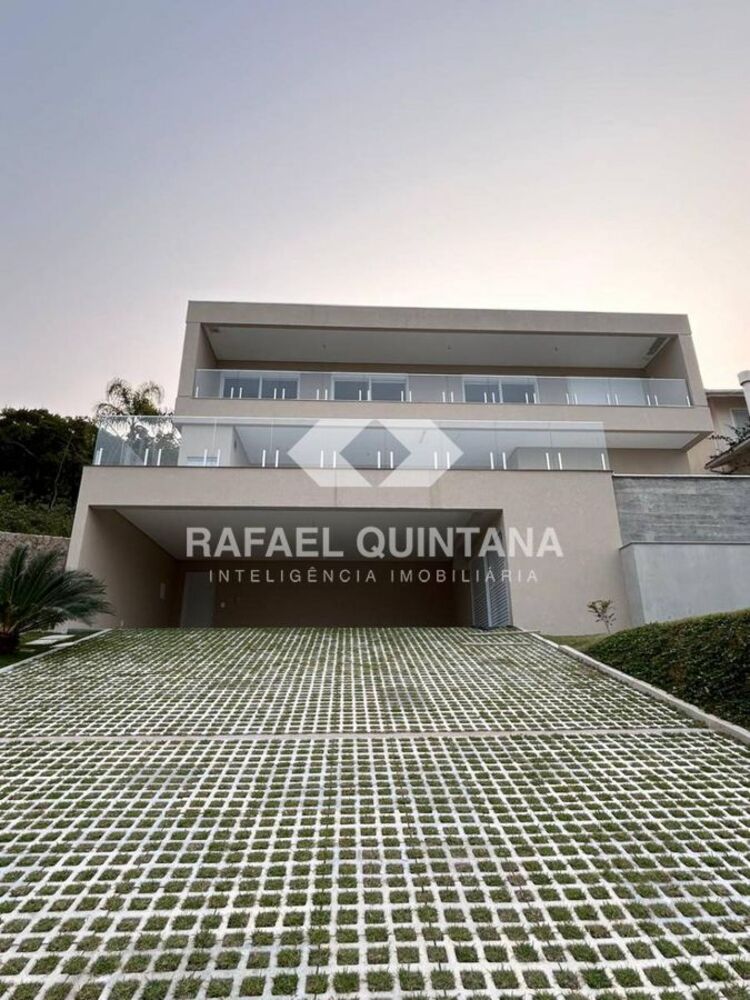 Casa à venda com 6 quartos, 600m² - Foto 2