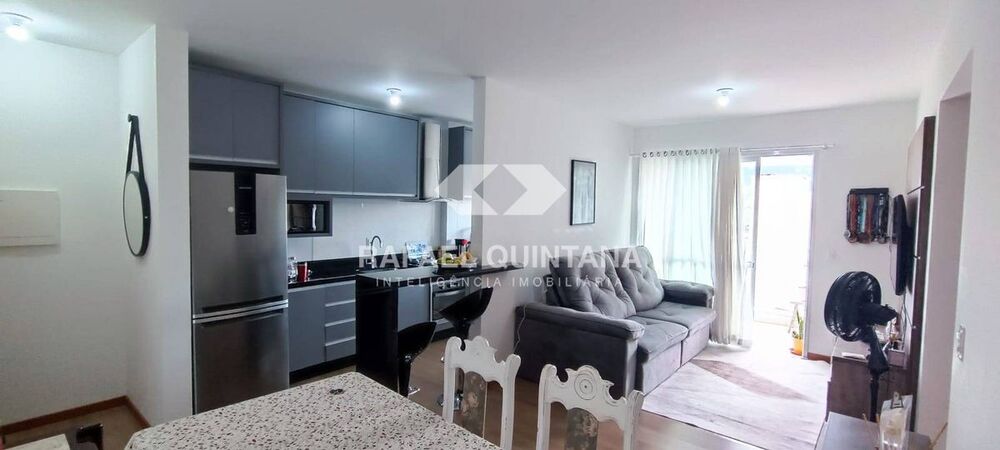 Apartamento à venda com 2 quartos, 69m² - Foto 1
