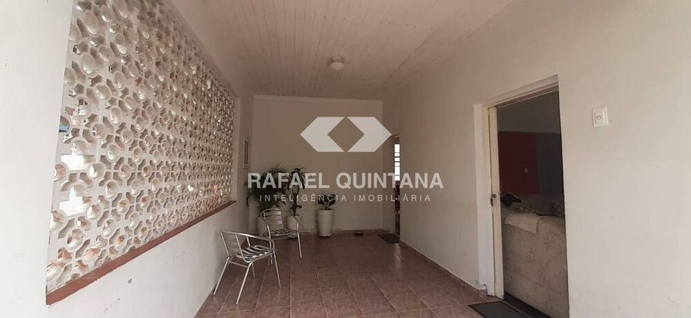 Casa à venda com 5 quartos, 220m² - Foto 4