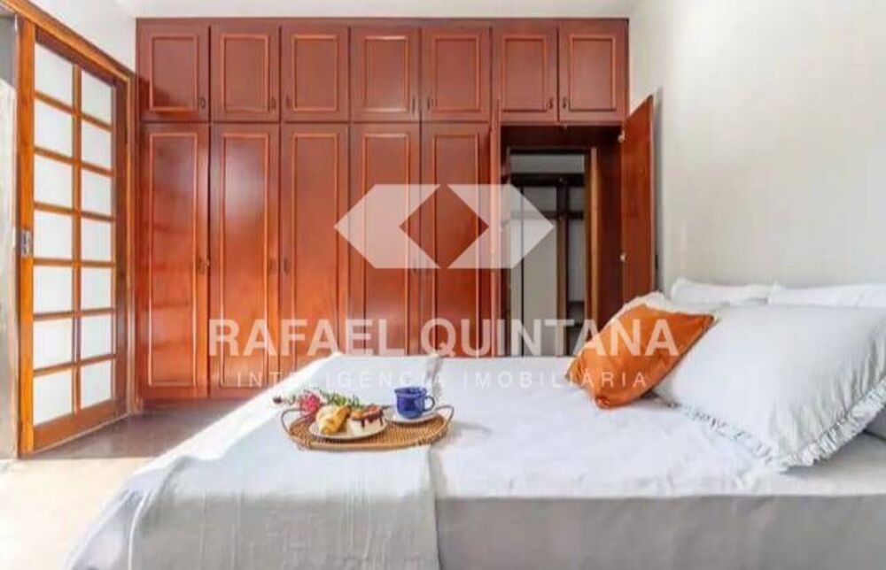 Casa à venda com 5 quartos, 313m² - Foto 4