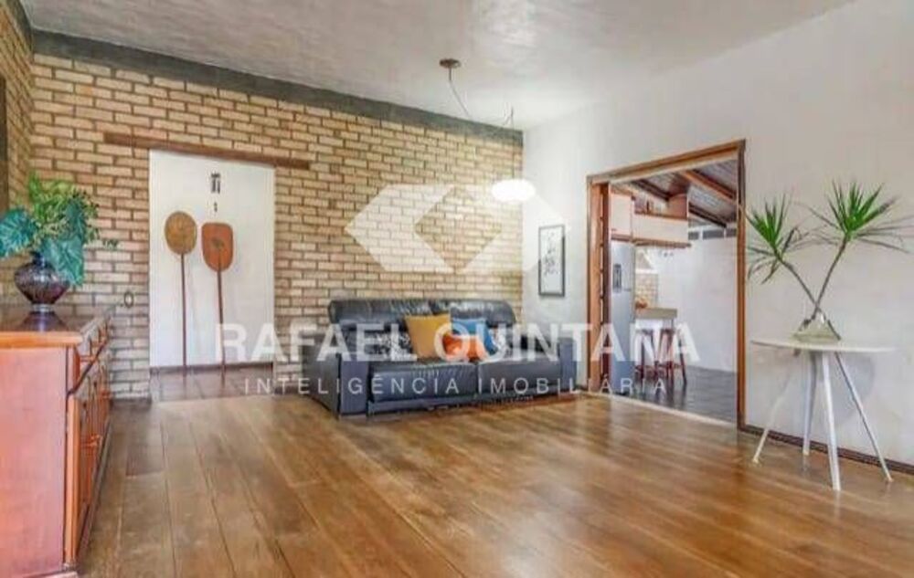 Casa à venda com 5 quartos, 313m² - Foto 1