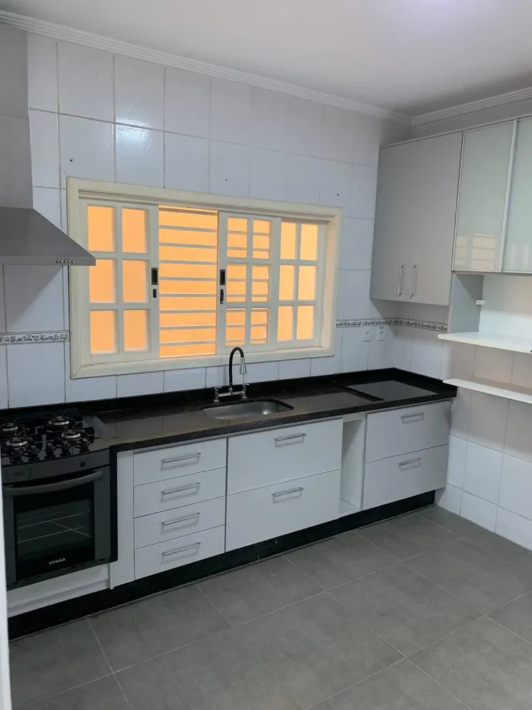 Sobrado, 3 quartos, 195 m² - Foto 2
