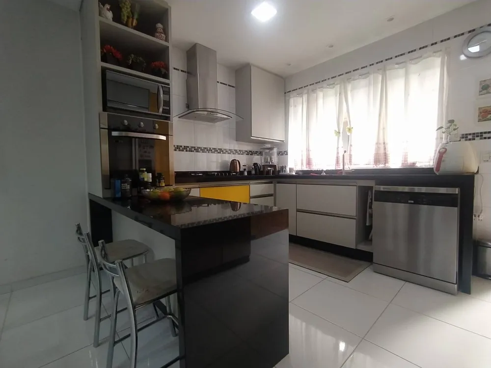 Sobrado, 3 quartos, 250 m² - Foto 2