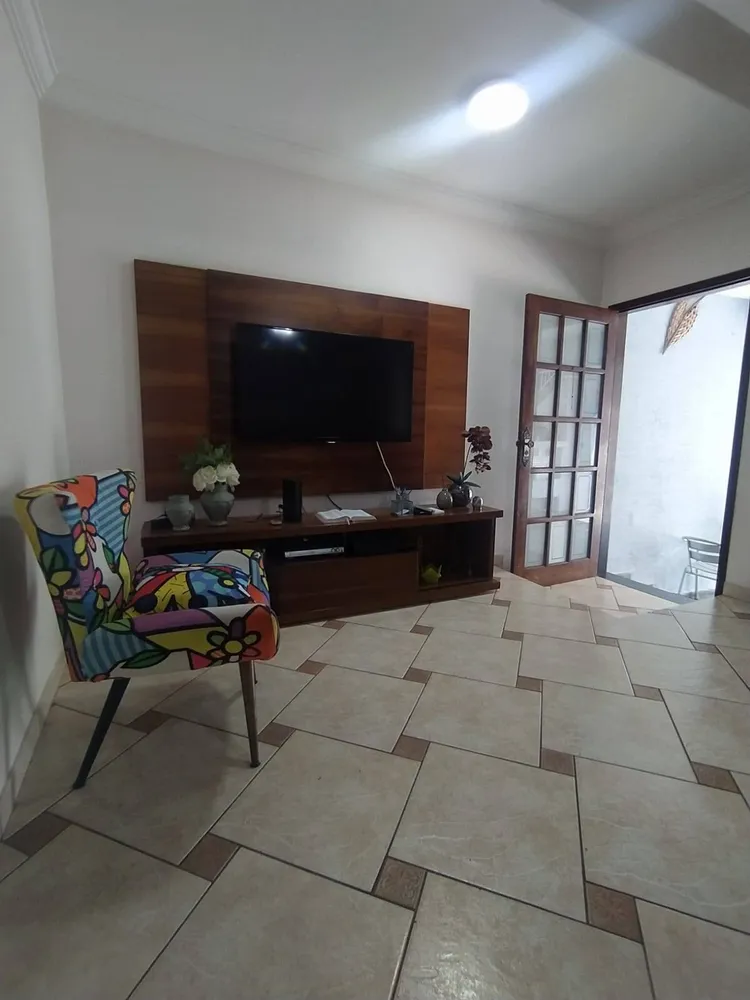 Casa, 3 quartos, 185 m² - Foto 2