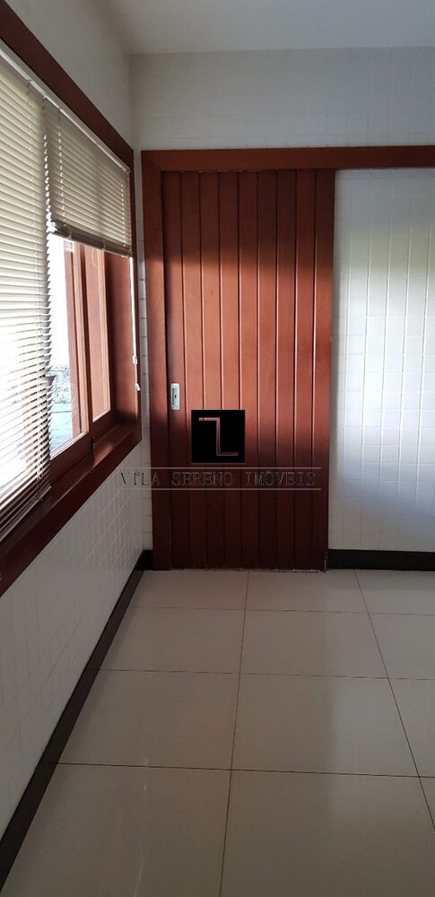 Casa à venda com 4 quartos, 300m² - Foto 3