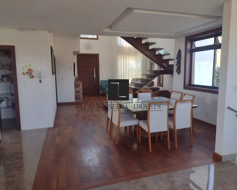 Casa à venda e aluguel com 3 quartos, 400m² - Foto 1