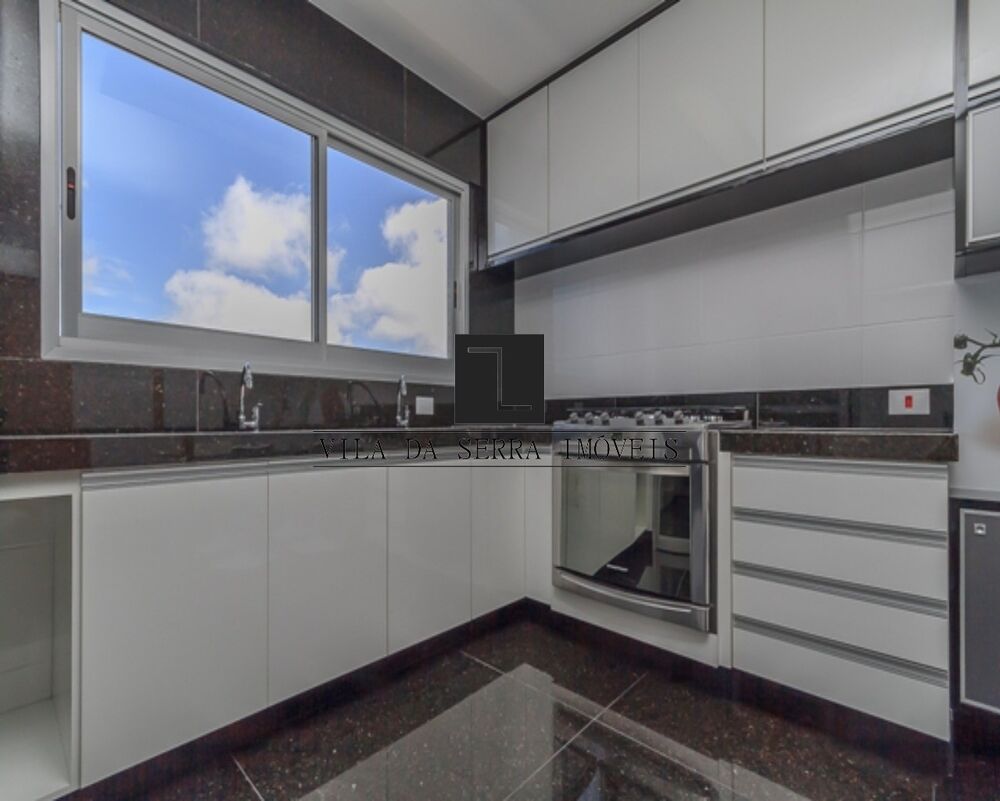 Apartamento à venda com 4 quartos, 216m² - Foto 12