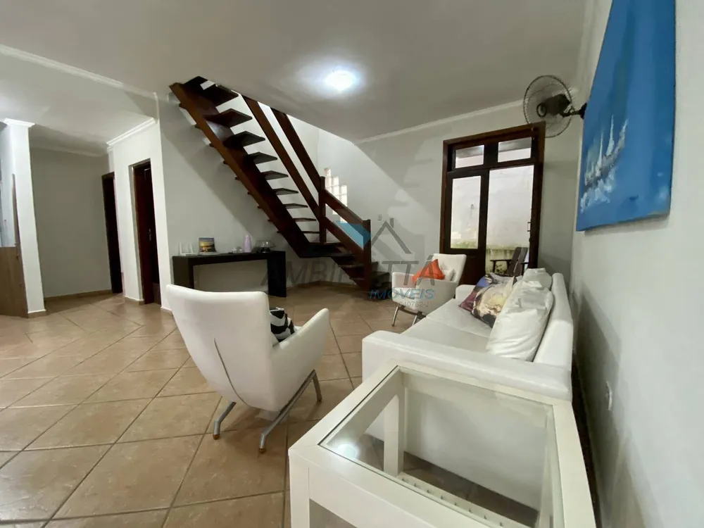 Casa, 5 quartos, 195 m² - Foto 2