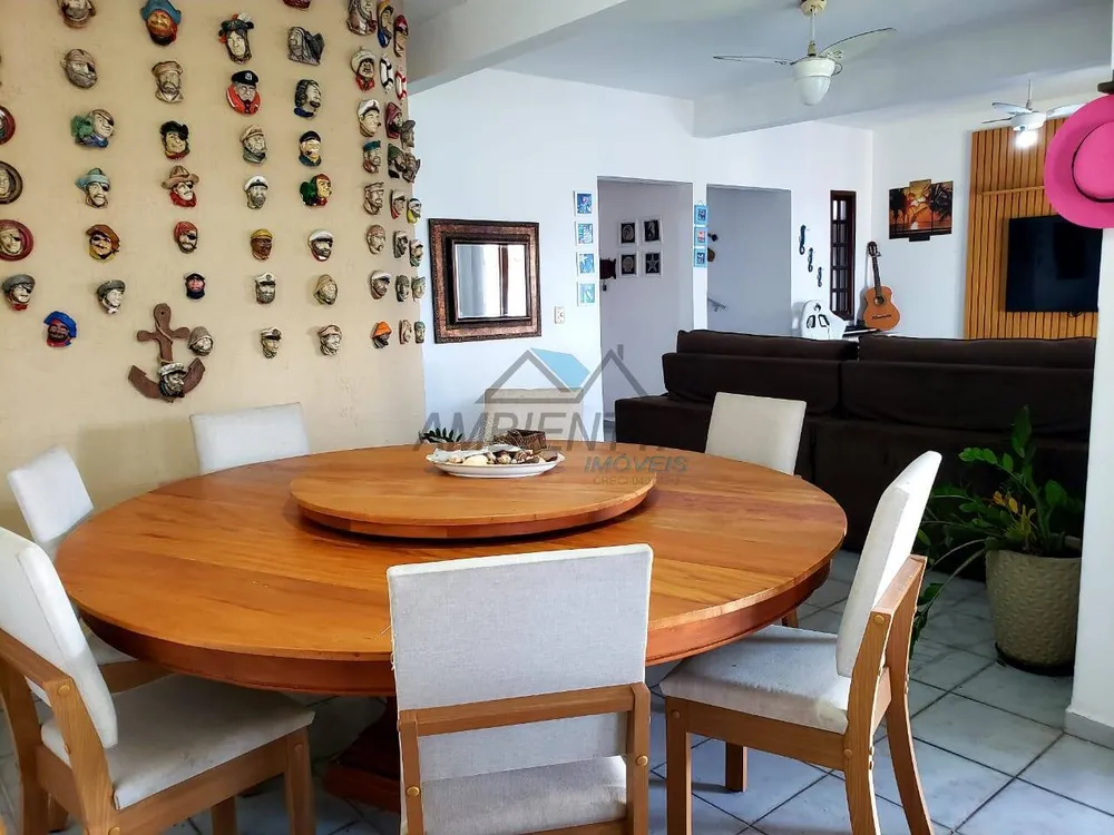 Casa, 4 quartos, 246 m² - Foto 1