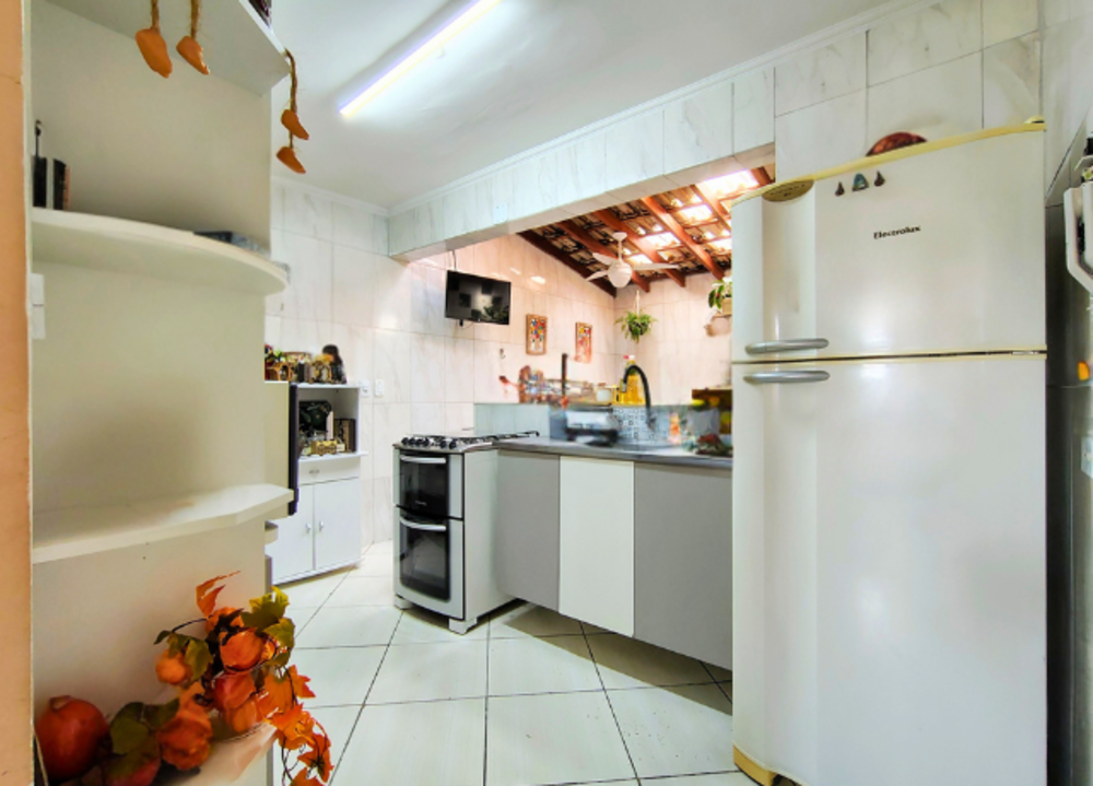 Sobrado à venda com 2 quartos, 120m² - Foto 2