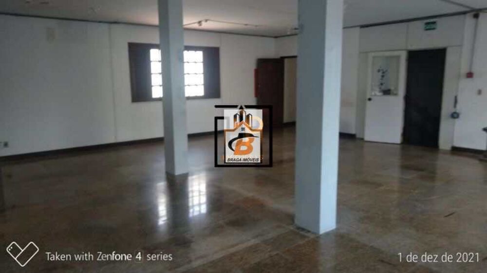Casa para alugar com 5 quartos, 300m² - Foto 11